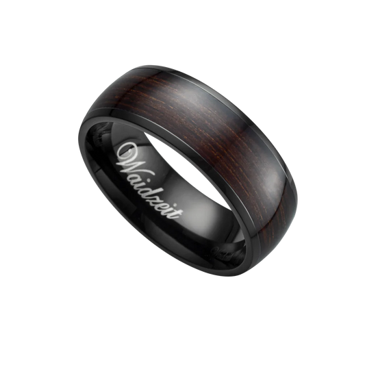 Pánsky drevený prsteň Waidzeit Harmonie z dubu močiarny a čiernej ocele – elegantný šperk s prírodnou dušou a remeselným spracovaním