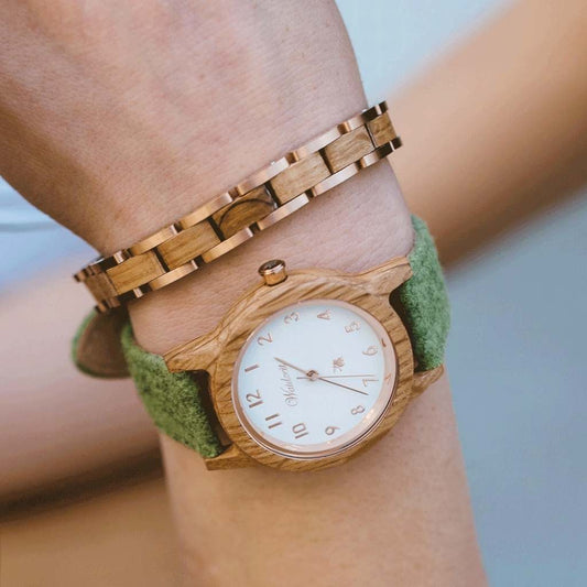 dámsky náramok z dreva