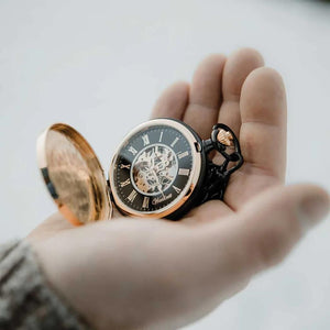 Skelett Gold & Black drevené vreckové hodinky