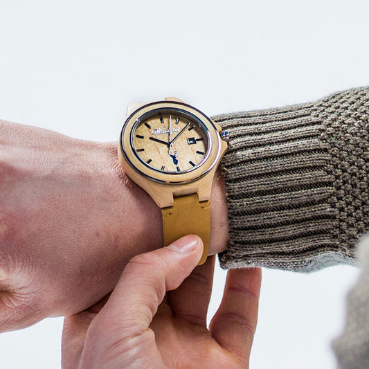 krasne drevene panske hodinky