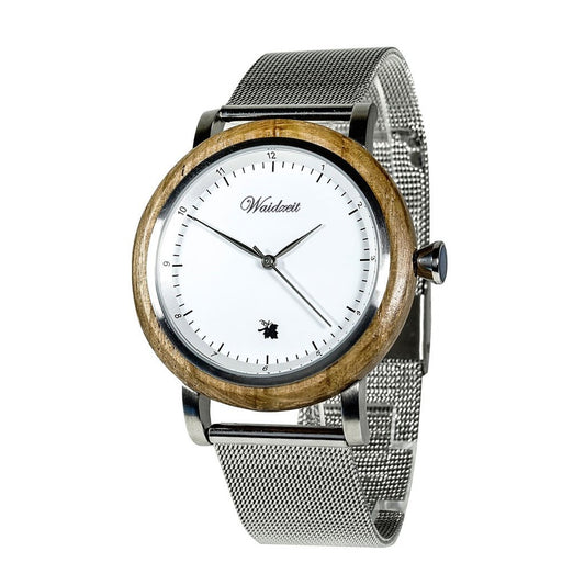 drevené hodinky s kovovým remienkom