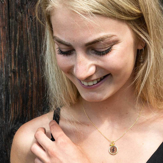 Drevený náhrdelník Orech Zlatý