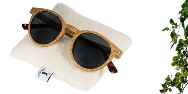 Ako si vybrať vhodnú veľkosť drevených okuliarov cez internet