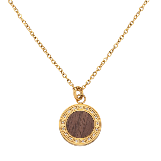 Dámsky náhrdelník Waidzeit Essenza v zlatom prevedení – spojenie prírodného orechového dreva, nerezovej ocele a trblietavých krištáľov v elegantnom dizajne