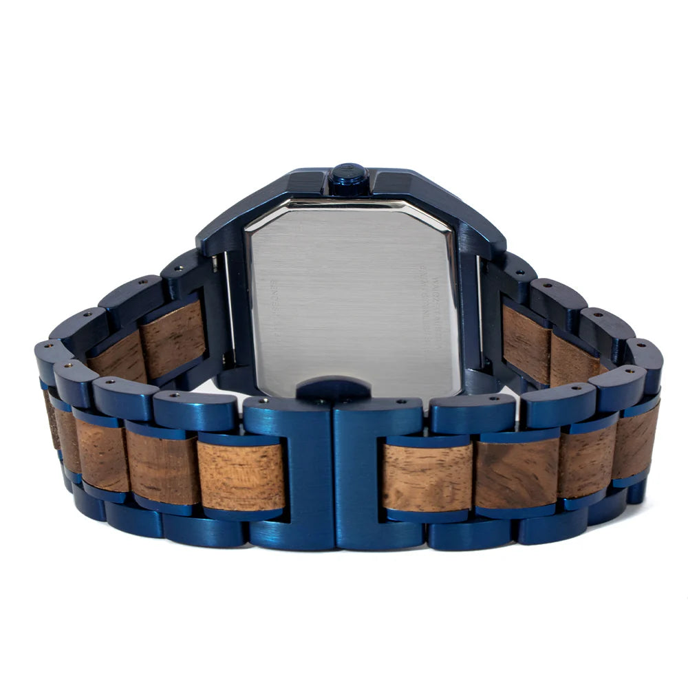 Zadná strana drevených hodiniek Waidzeit Sendeschluss z orechového dreva s možnosťou gravírovania osobného venovania