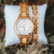 drevené hodinky pre ženu