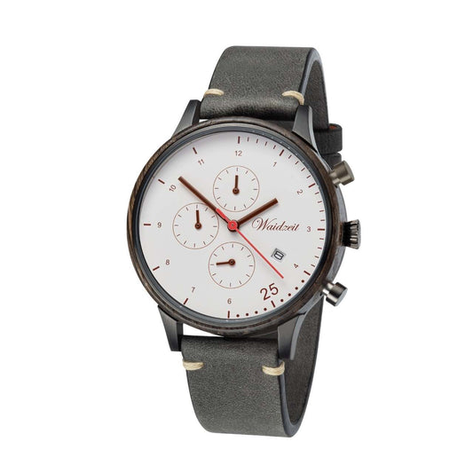 Drevené hodinky Waidzeit Barista Bianco Leather – elegantné pánske hodinky z močiarného duba s bielym ciferníkom a koženým remienkom, inšpirované talianskou kávovou kultúrou