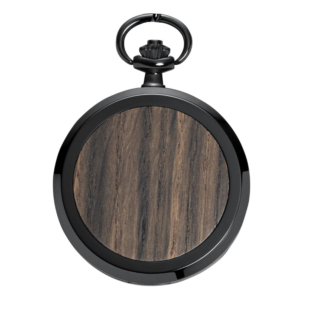 Detail vreckových hodiniek Waidzeit Skelett Black – čierny ciferník s rímskymi číslicami a priehľadným okienkom na pohľad do mechanizmu